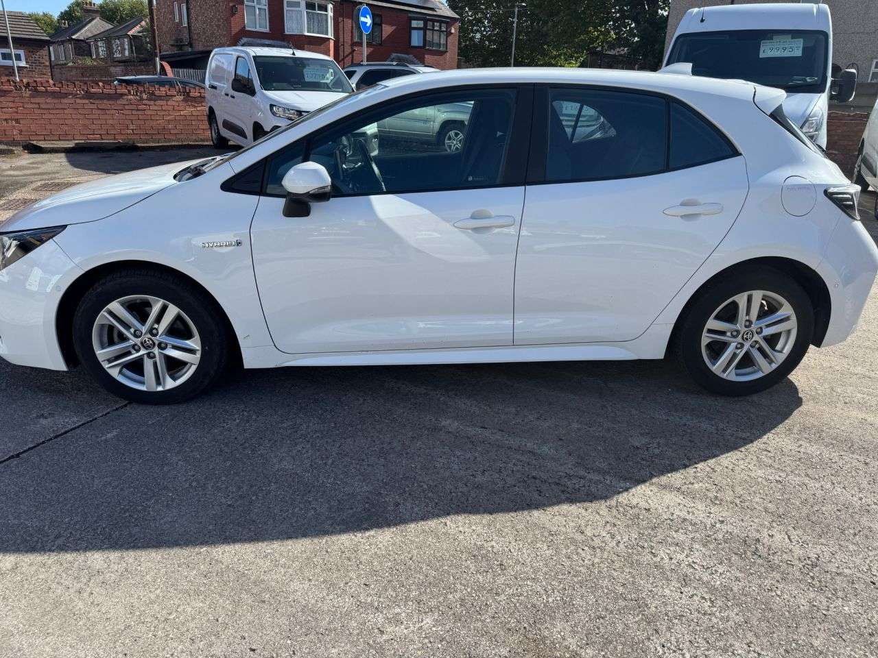 A 2022 TOYOTA COROLLA 1.8 VVT-h GPF Icon Tech Hatchback 5dr Petrol Hybrid CVT Euro 6 (s/s) (122 p A 2022 TOYOTA COROLLA 1.8 VVT-h GPF Icon Tech Hatchback 5dr Petrol Hybrid CVT Euro 6 (s/s) (122 p