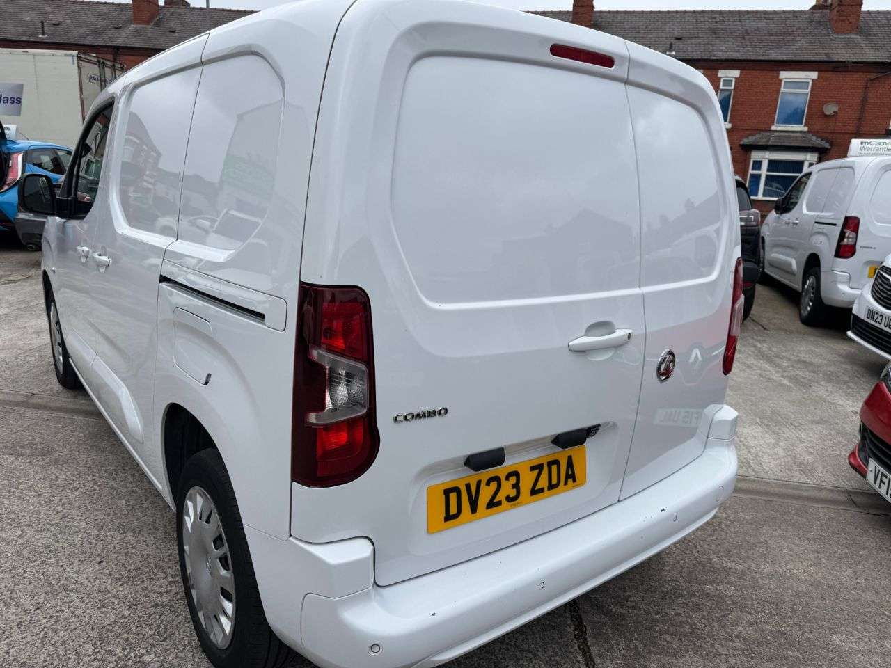 A 2023 VAUXHALL COMBO 1.5 Turbo D 2300 Pro Panel Van 5dr Diesel Manual L1 H1 Euro 6 (s/s) (100 ps A 2023 VAUXHALL COMBO 1.5 Turbo D 2300 Pro Panel Van 5dr Diesel Manual L1 H1 Euro 6 (s/s) (100 ps