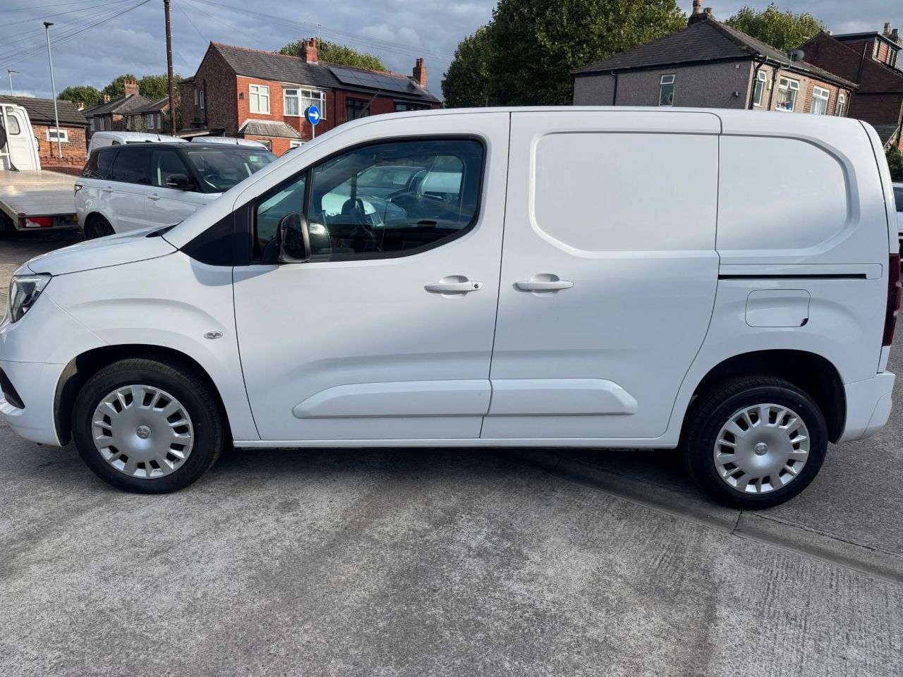 A 2023 VAUXHALL COMBO 1.5 Turbo D 2300 Pro Panel Van 5dr Diesel Manual L1 H1 Euro 6 (s/s) (100 ps A 2023 VAUXHALL COMBO 1.5 Turbo D 2300 Pro Panel Van 5dr Diesel Manual L1 H1 Euro 6 (s/s) (100 ps