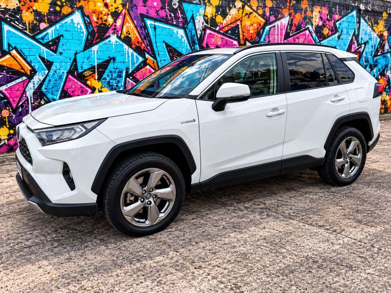 A 2021 TOYOTA RAV4 2.5 VVT-h GPF Design SUV 5dr Petrol Hybrid CVT 4WD Euro 6 (s/s) (222 ps) A 2021 TOYOTA RAV4 2.5 VVT-h GPF Design SUV 5dr Petrol Hybrid CVT 4WD Euro 6 (s/s) (222 ps)