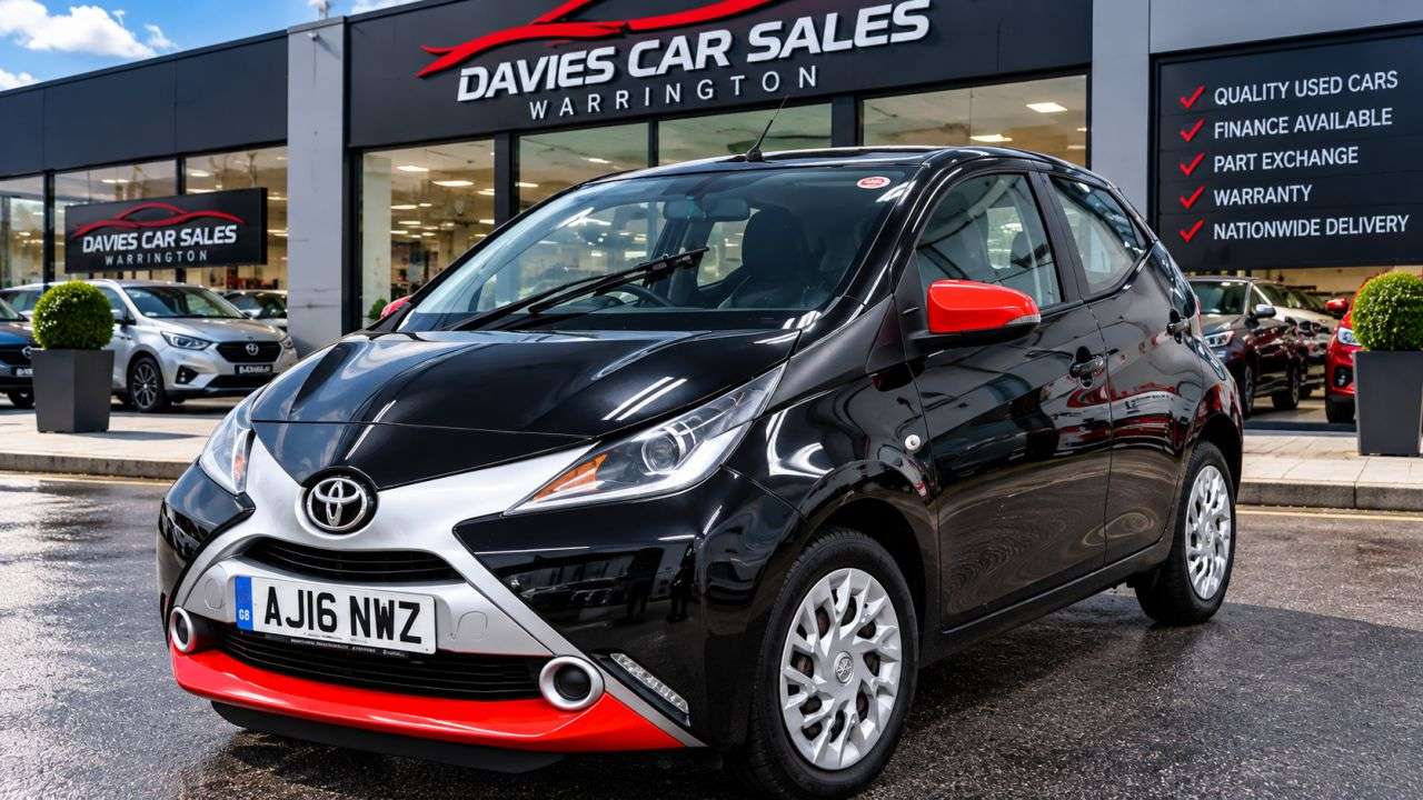 A 2016 TOYOTA AYGO 1.0 VVT-i x-play Hatchback 5dr Petrol Manual Euro 5 Euro 5 (68 ps) A 2016 TOYOTA AYGO 1.0 VVT-i x-play Hatchback 5dr Petrol Manual Euro 5 Euro 5 (68 ps)