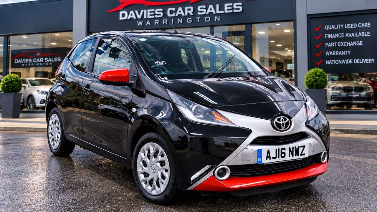 A 2016 TOYOTA AYGO 1.0 VVT-i x-play Hatchback 5dr Petrol Manual Euro 5 Euro 5 (68 ps) A 2016 TOYOTA AYGO 1.0 VVT-i x-play Hatchback 5dr Petrol Manual Euro 5 Euro 5 (68 ps)