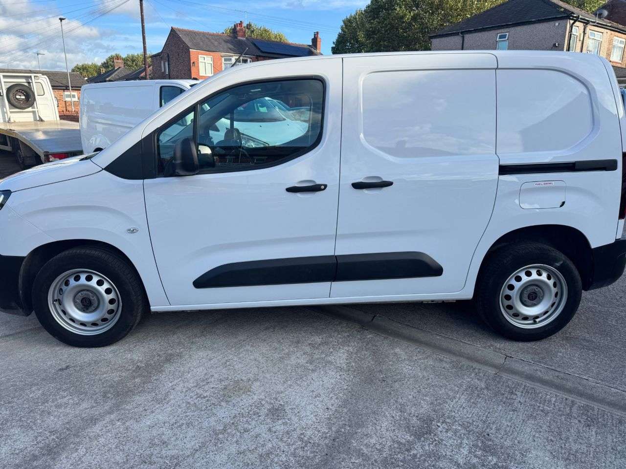 A 2025 PEUGEOT PARTNER 1.5 BlueHDi 1000 Professional-Plus Standard Panel Van 5dr Diesel Manual SWB A 2025 PEUGEOT PARTNER 1.5 BlueHDi 1000 Professional-Plus Standard Panel Van 5dr Diesel Manual SWB