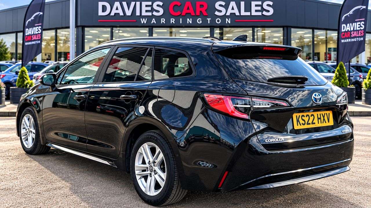 A 2022 TOYOTA COROLLA 1.8 VVT-h GPF Icon Tech Touring Sports 5dr Petrol Hybrid CVT Euro 6 (s/s) ( A 2022 TOYOTA COROLLA 1.8 VVT-h GPF Icon Tech Touring Sports 5dr Petrol Hybrid CVT Euro 6 (s/s) (