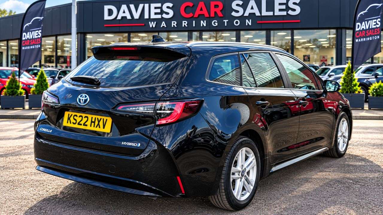A 2022 TOYOTA COROLLA 1.8 VVT-h GPF Icon Tech Touring Sports 5dr Petrol Hybrid CVT Euro 6 (s/s) ( A 2022 TOYOTA COROLLA 1.8 VVT-h GPF Icon Tech Touring Sports 5dr Petrol Hybrid CVT Euro 6 (s/s) (
