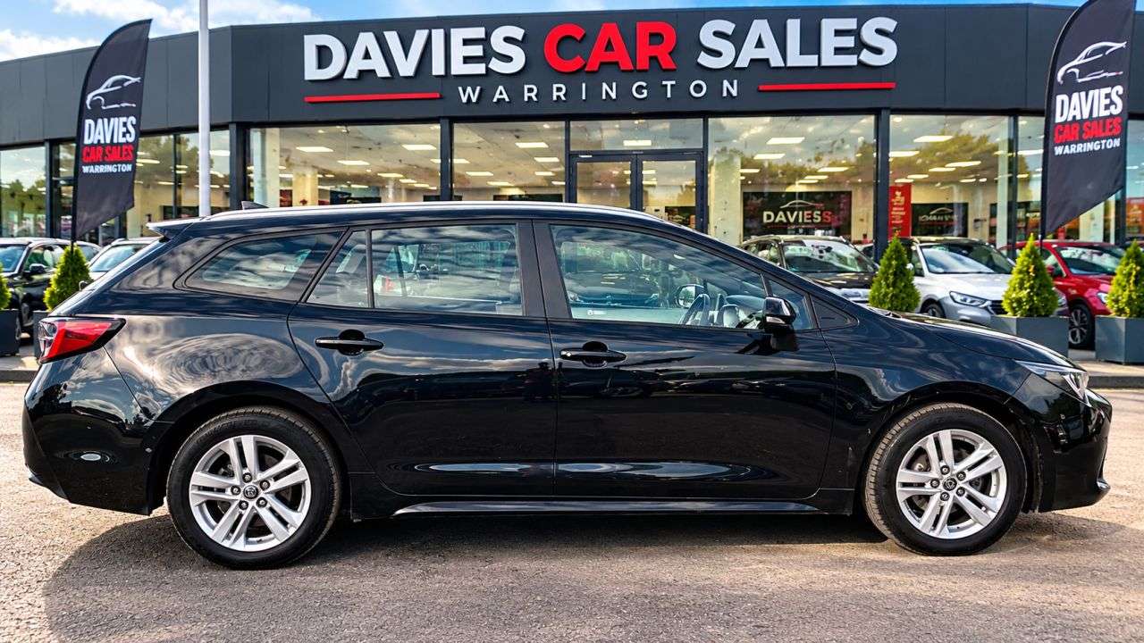 A 2021 TOYOTA COROLLA 1.8 VVT-h GPF Icon Tech Touring Sports 5dr Petrol Hybrid CVT Euro 6 (s/s) ( A 2021 TOYOTA COROLLA 1.8 VVT-h GPF Icon Tech Touring Sports 5dr Petrol Hybrid CVT Euro 6 (s/s) (
