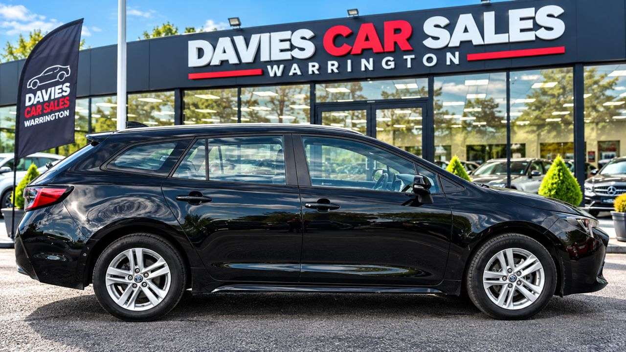 A 2021 TOYOTA COROLLA 1.8 VVT-h GPF Icon Tech Touring Sports 5dr Petrol Hybrid CVT Euro 6 (s/s) ( A 2021 TOYOTA COROLLA 1.8 VVT-h GPF Icon Tech Touring Sports 5dr Petrol Hybrid CVT Euro 6 (s/s) (