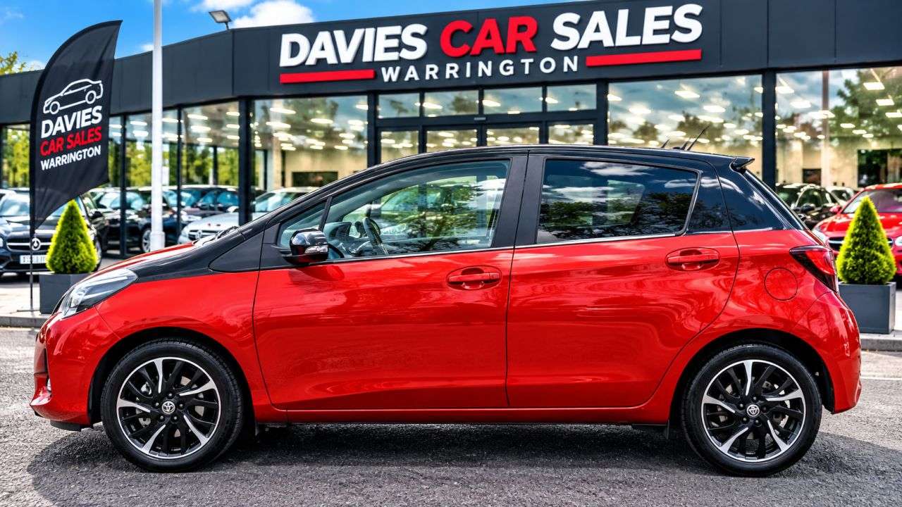 A 2016 TOYOTA YARIS 1.33 Dual VVT-i Design Hatchback 5dr Petrol Manual Euro 6 (99 ps) A 2016 TOYOTA YARIS 1.33 Dual VVT-i Design Hatchback 5dr Petrol Manual Euro 6 (99 ps)