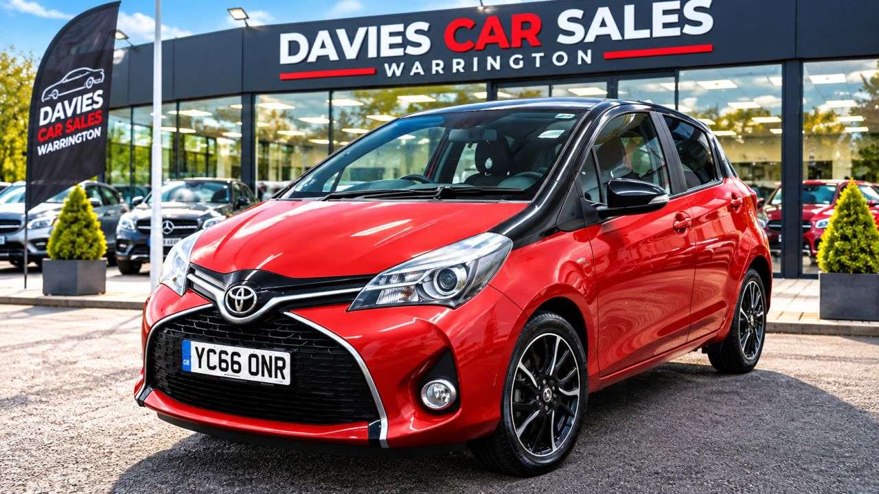 A 2016 TOYOTA YARIS 1.33 Dual VVT-i Design Hatchback 5dr Petrol Manual Euro 6 (99 ps) A 2016 TOYOTA YARIS 1.33 Dual VVT-i Design Hatchback 5dr Petrol Manual Euro 6 (99 ps)