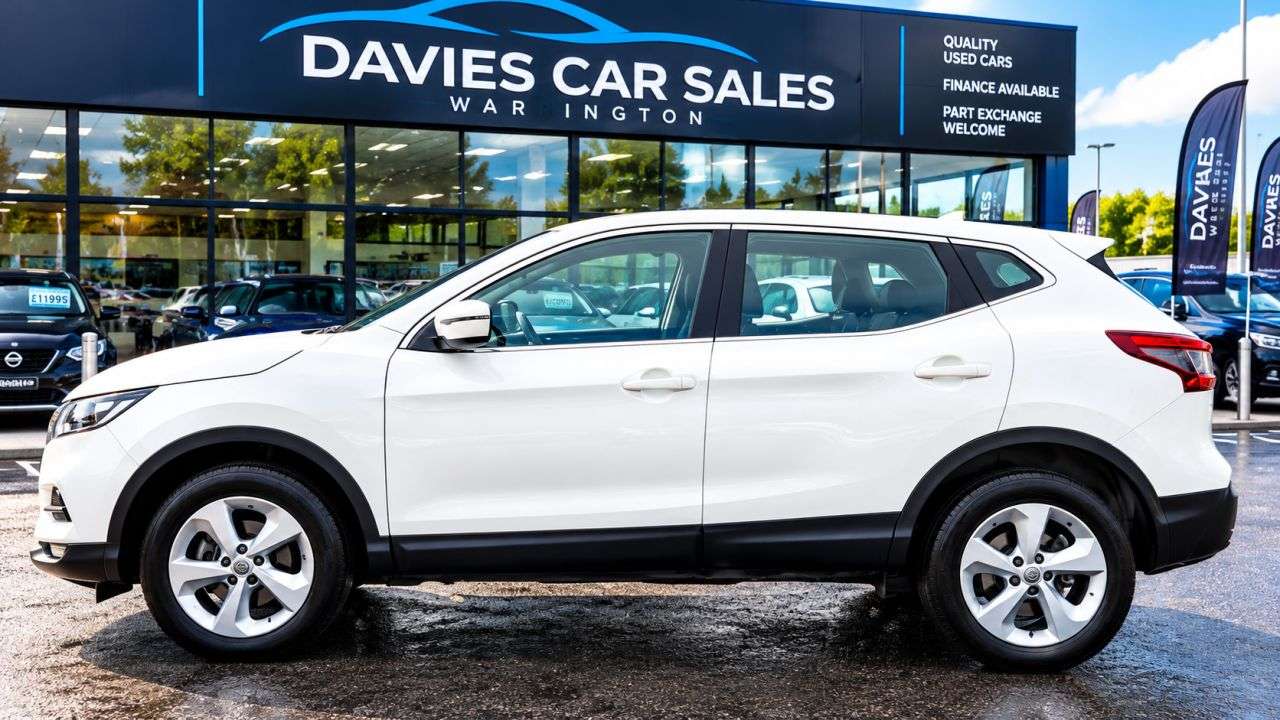 A 2019 NISSAN QASHQAI 1.5 dCi Acenta Premium SUV 5dr Diesel Manual Euro 6 (s/s) (115 ps) A 2019 NISSAN QASHQAI 1.5 dCi Acenta Premium SUV 5dr Diesel Manual Euro 6 (s/s) (115 ps)