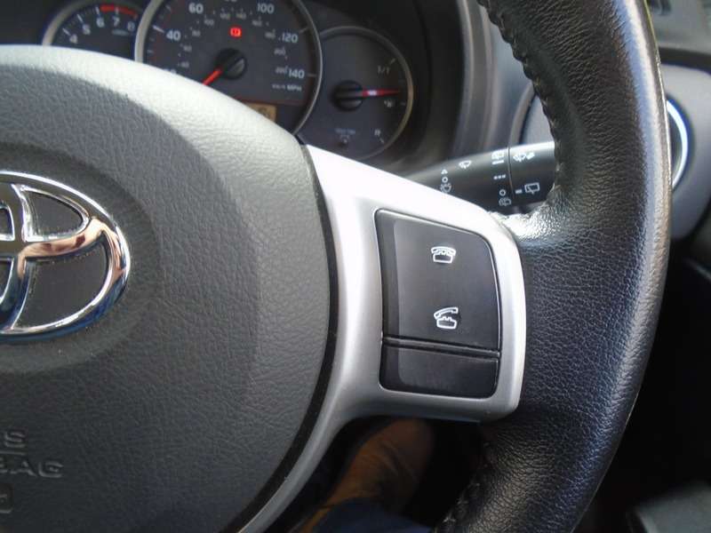 2012 TOYOTA YARIS 2012 TOYOTA YARIS