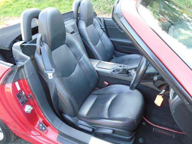 2011 MAZDA MX-5 2011 MAZDA MX-5