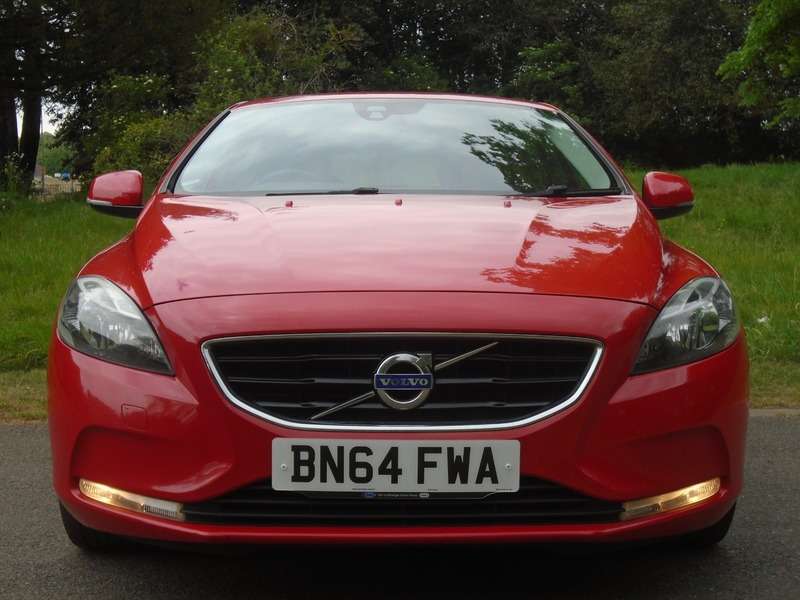 2014 VOLVO V40 2014 VOLVO V40