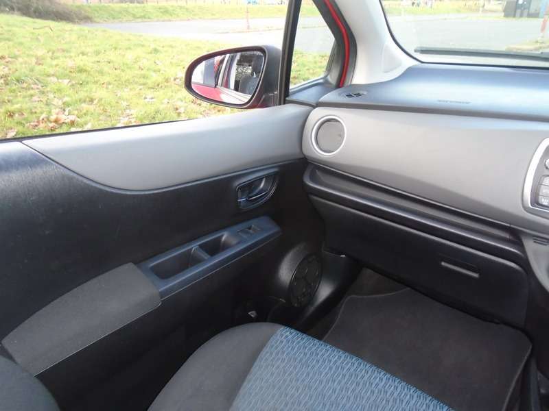 2013 TOYOTA YARIS 2013 TOYOTA YARIS