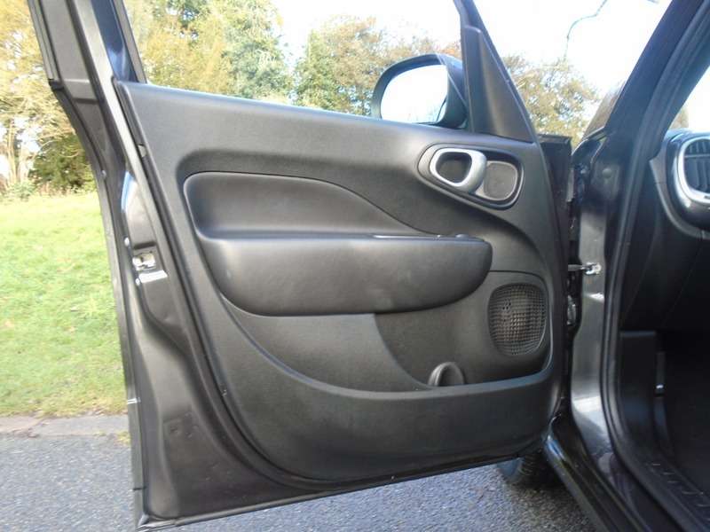 2015 FIAT 500L 2015 FIAT 500L