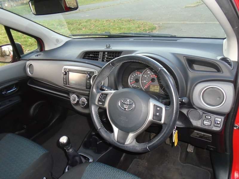 2013 TOYOTA YARIS 2013 TOYOTA YARIS