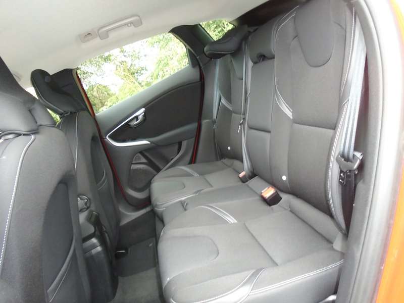 2014 VOLVO V40 2014 VOLVO V40