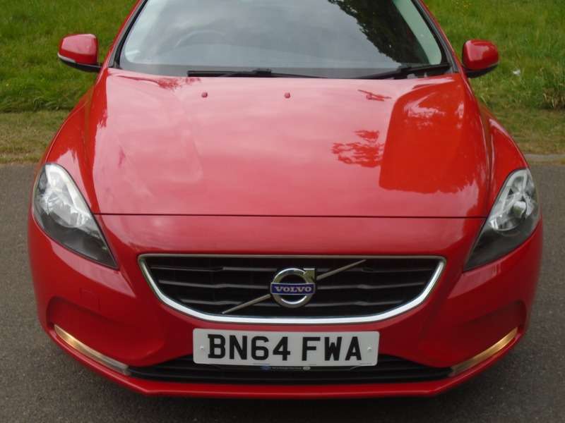 2014 VOLVO V40 2014 VOLVO V40