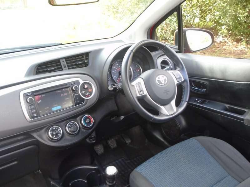 2012 TOYOTA YARIS 2012 TOYOTA YARIS