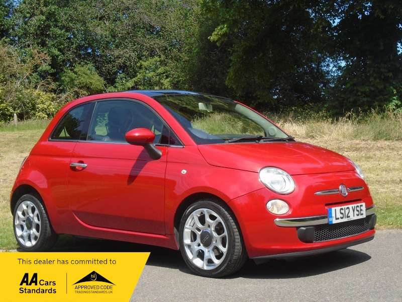 A 2012 FIAT 500 LOUNGE A 2012 FIAT 500 LOUNGE