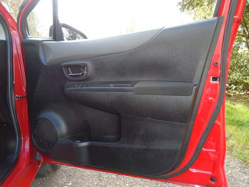 2012 TOYOTA YARIS 2012 TOYOTA YARIS