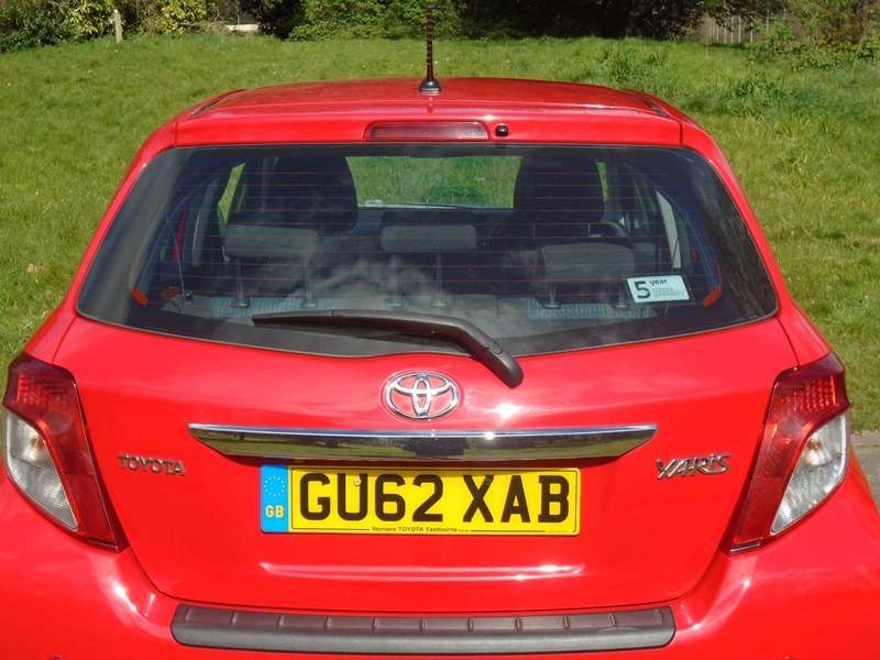 2012 TOYOTA YARIS 2012 TOYOTA YARIS