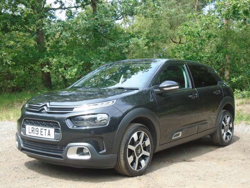 A 2019 CITROEN C4 CACTUS PURETECH FLAIR S/S A 2019 CITROEN C4 CACTUS PURETECH FLAIR S/S