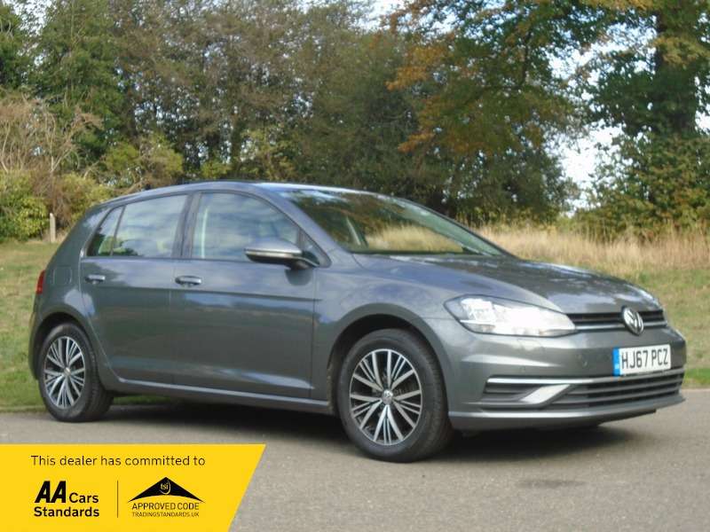 A 2017 VOLKSWAGEN GOLF SE NAVIGATION TSI BLUEMOTION TECHNOLOGY A 2017 VOLKSWAGEN GOLF SE NAVIGATION TSI BLUEMOTION TECHNOLOGY