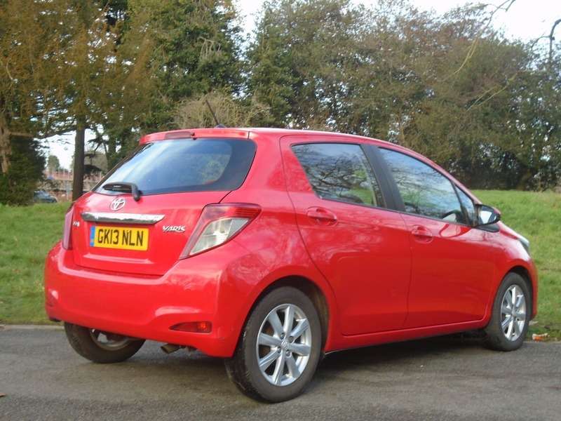 A 2013 TOYOTA YARIS VVT-I TR A 2013 TOYOTA YARIS VVT-I TR