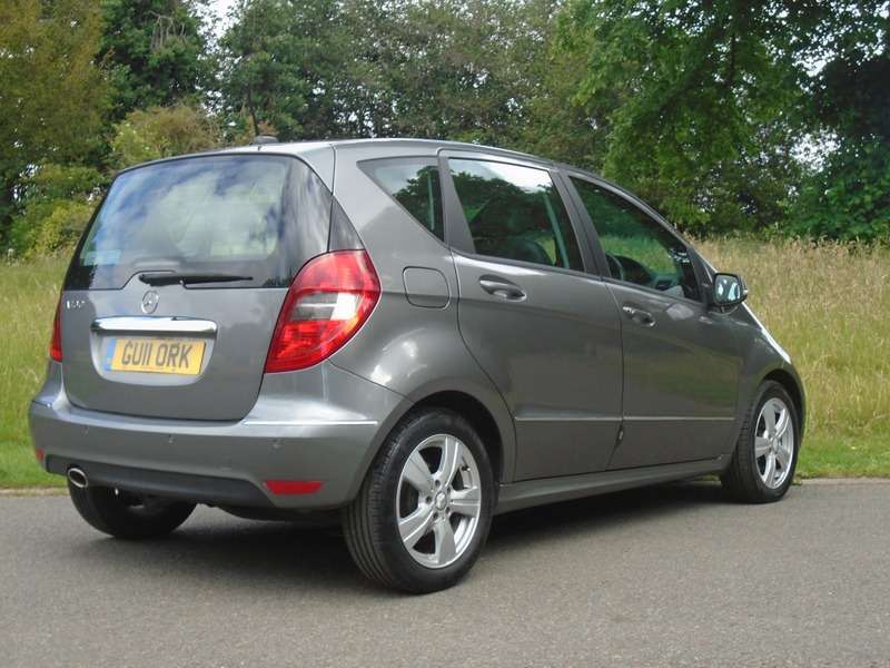 A 2011 MERCEDES A CLASS A160 AVANTGARDE SE A 2011 MERCEDES A CLASS A160 AVANTGARDE SE