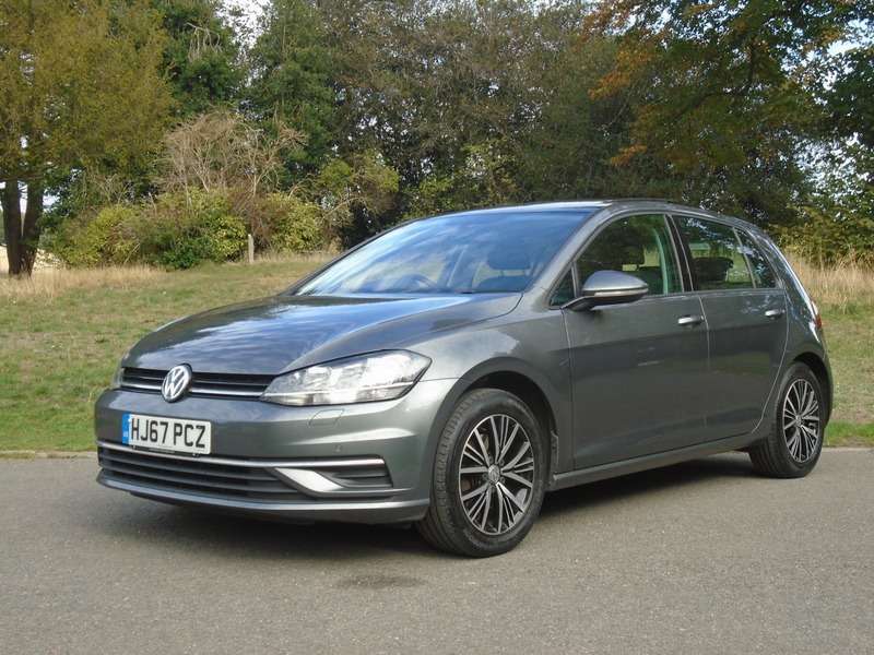 A 2017 VOLKSWAGEN GOLF SE NAVIGATION TSI BLUEMOTION TECHNOLOGY A 2017 VOLKSWAGEN GOLF SE NAVIGATION TSI BLUEMOTION TECHNOLOGY