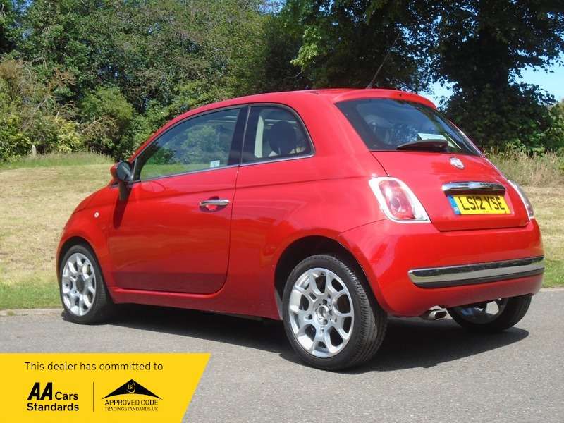 A 2012 FIAT 500 LOUNGE A 2012 FIAT 500 LOUNGE