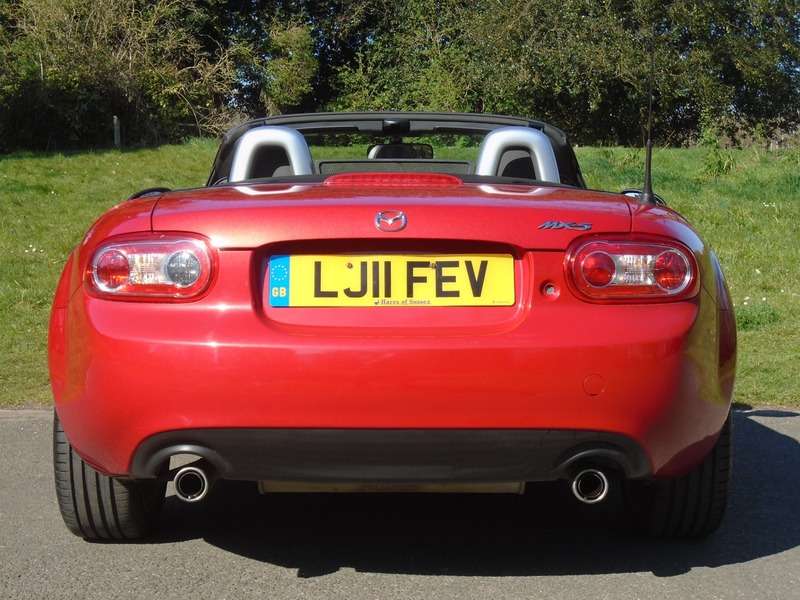 2011 MAZDA MX-5 2011 MAZDA MX-5