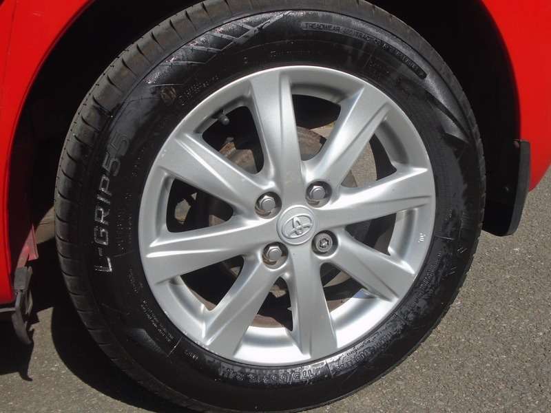 2012 TOYOTA YARIS 2012 TOYOTA YARIS