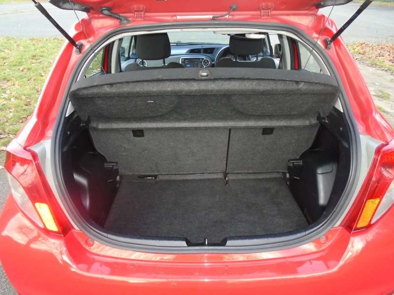 2013 TOYOTA YARIS 2013 TOYOTA YARIS