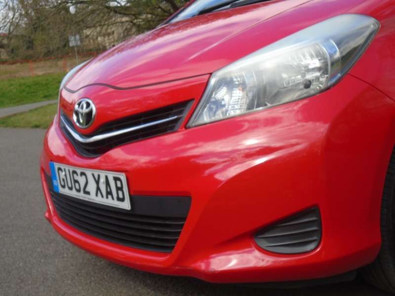 2012 TOYOTA YARIS 2012 TOYOTA YARIS