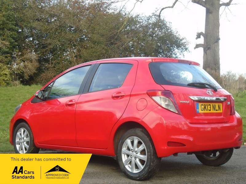 A 2013 TOYOTA YARIS VVT-I TR A 2013 TOYOTA YARIS VVT-I TR