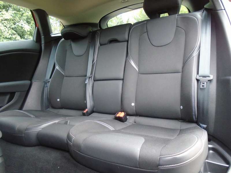 2014 VOLVO V40 2014 VOLVO V40