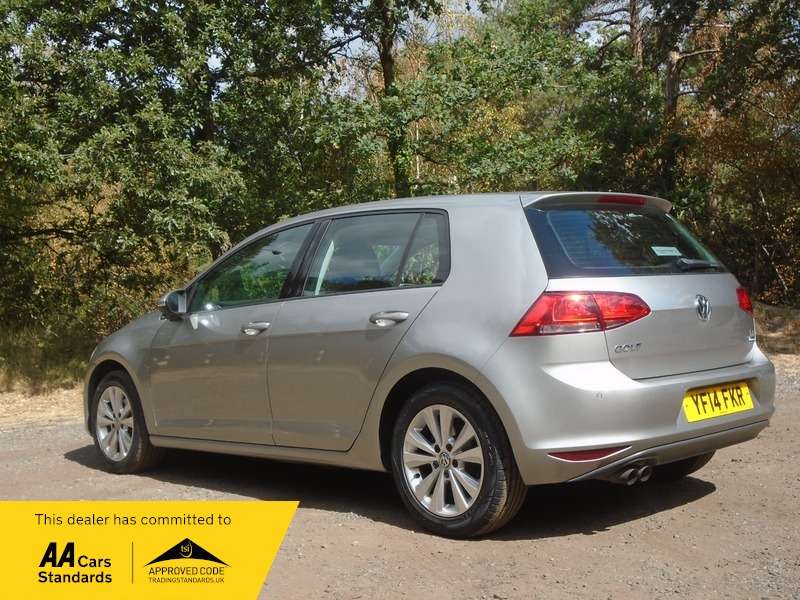 A 2014 VOLKSWAGEN GOLF SE TSI BLUEMOTION TECHNOLOGY DSG A 2014 VOLKSWAGEN GOLF SE TSI BLUEMOTION TECHNOLOGY DSG