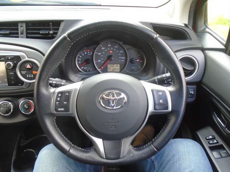 2012 TOYOTA YARIS 2012 TOYOTA YARIS