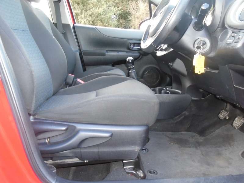 2013 TOYOTA YARIS 2013 TOYOTA YARIS