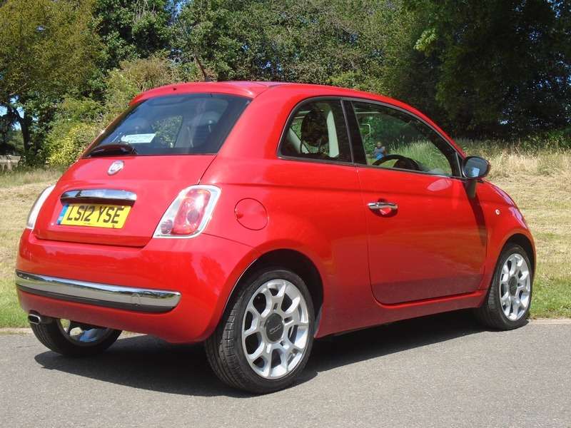 A 2012 FIAT 500 LOUNGE A 2012 FIAT 500 LOUNGE
