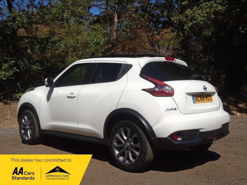 A 2015 NISSAN JUKE TEKNA DIG-T A 2015 NISSAN JUKE TEKNA DIG-T