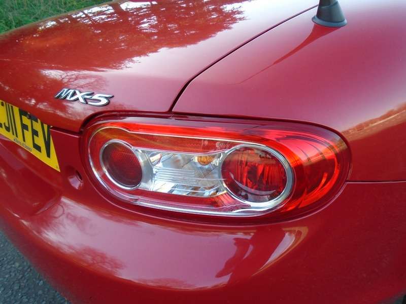 2011 MAZDA MX-5 2011 MAZDA MX-5