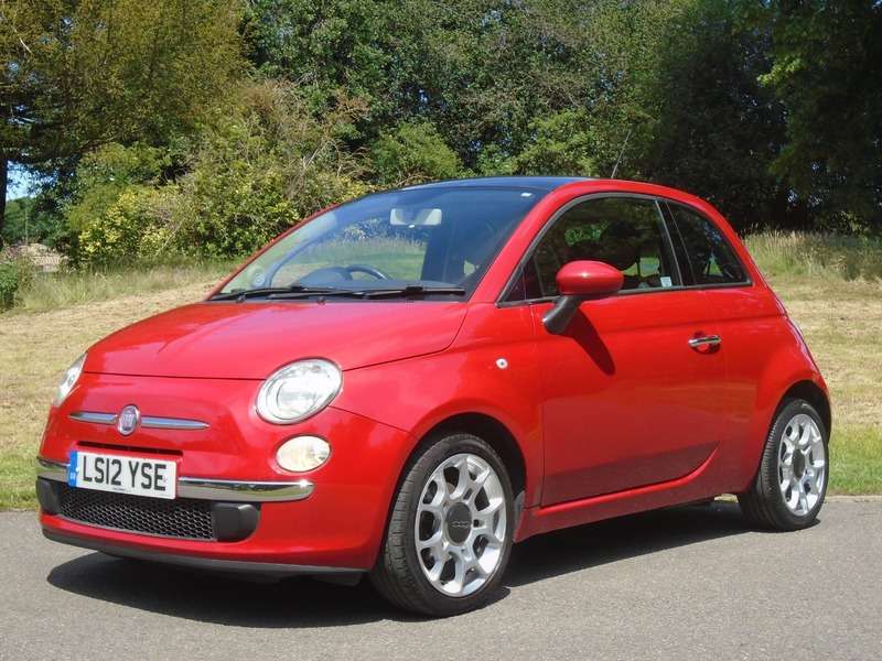 A 2012 FIAT 500 LOUNGE A 2012 FIAT 500 LOUNGE