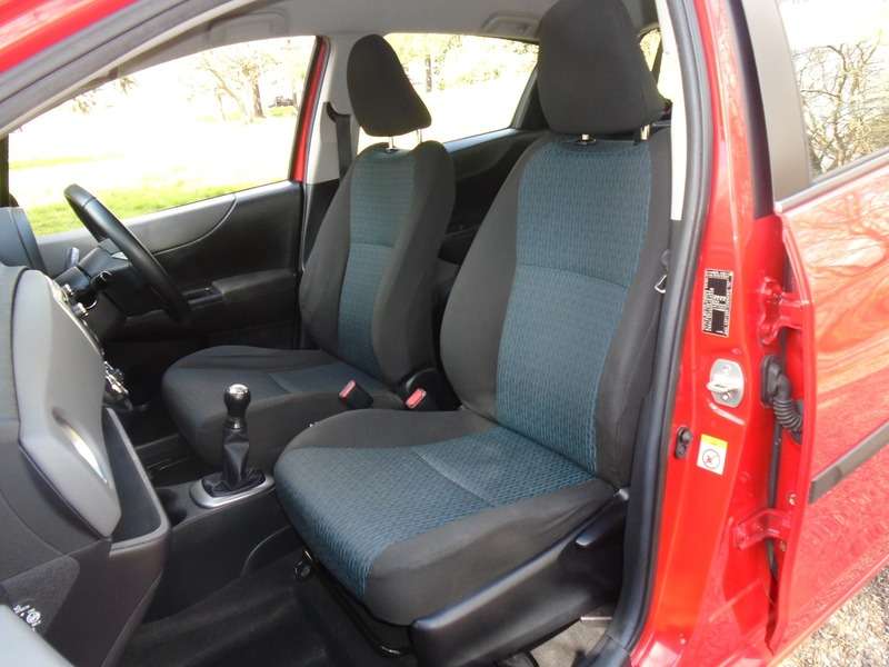 2012 TOYOTA YARIS 2012 TOYOTA YARIS