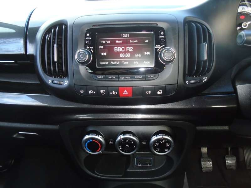 2015 FIAT 500L 2015 FIAT 500L