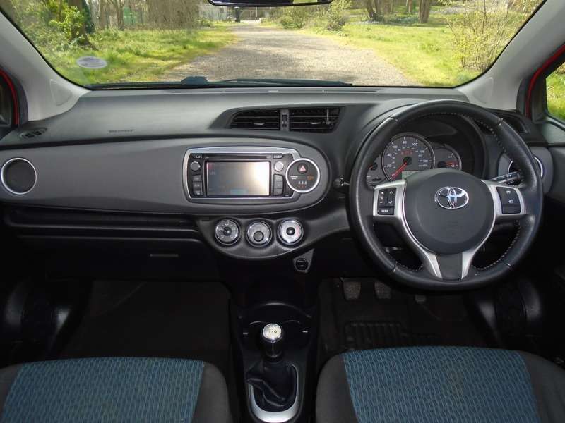 2012 TOYOTA YARIS 2012 TOYOTA YARIS