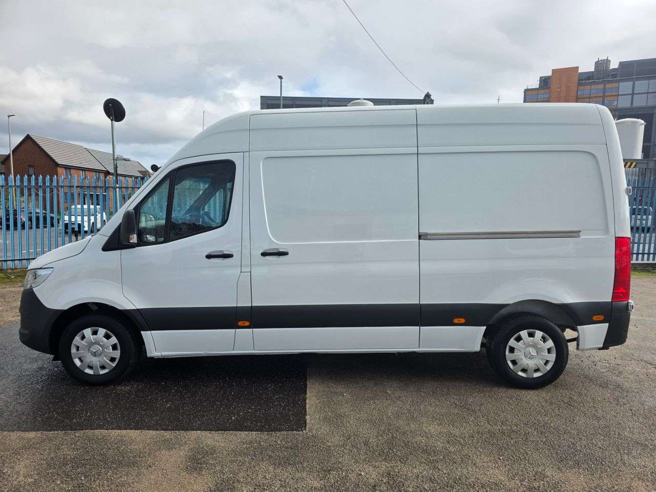 A 2021 MERCEDES-BENZ SPRINTER 2.1 314 CDI PREMIUM MWB L2 H2 150 BHP [EURO 6 Premium Model A 2021 MERCEDES-BENZ SPRINTER 2.1 314 CDI PREMIUM MWB L2 H2 150 BHP [EURO 6 Premium Model