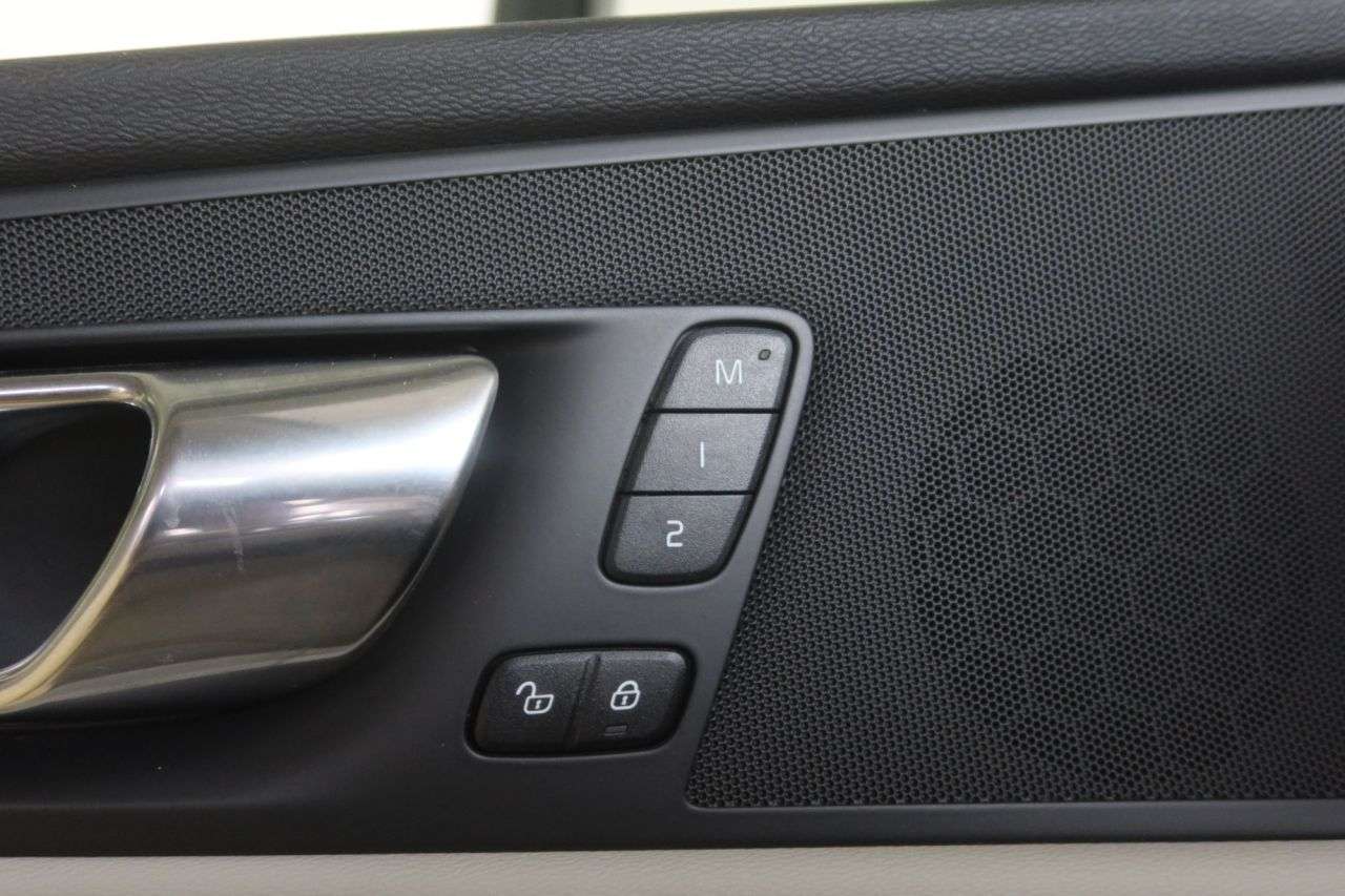 2022 VOLVO XC60 2022 VOLVO XC60